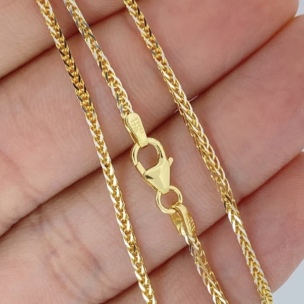 Elegant Gold Chain Necklace